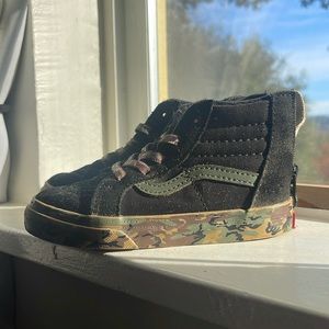 Vans Kids Sneakers in Black and Camouflage